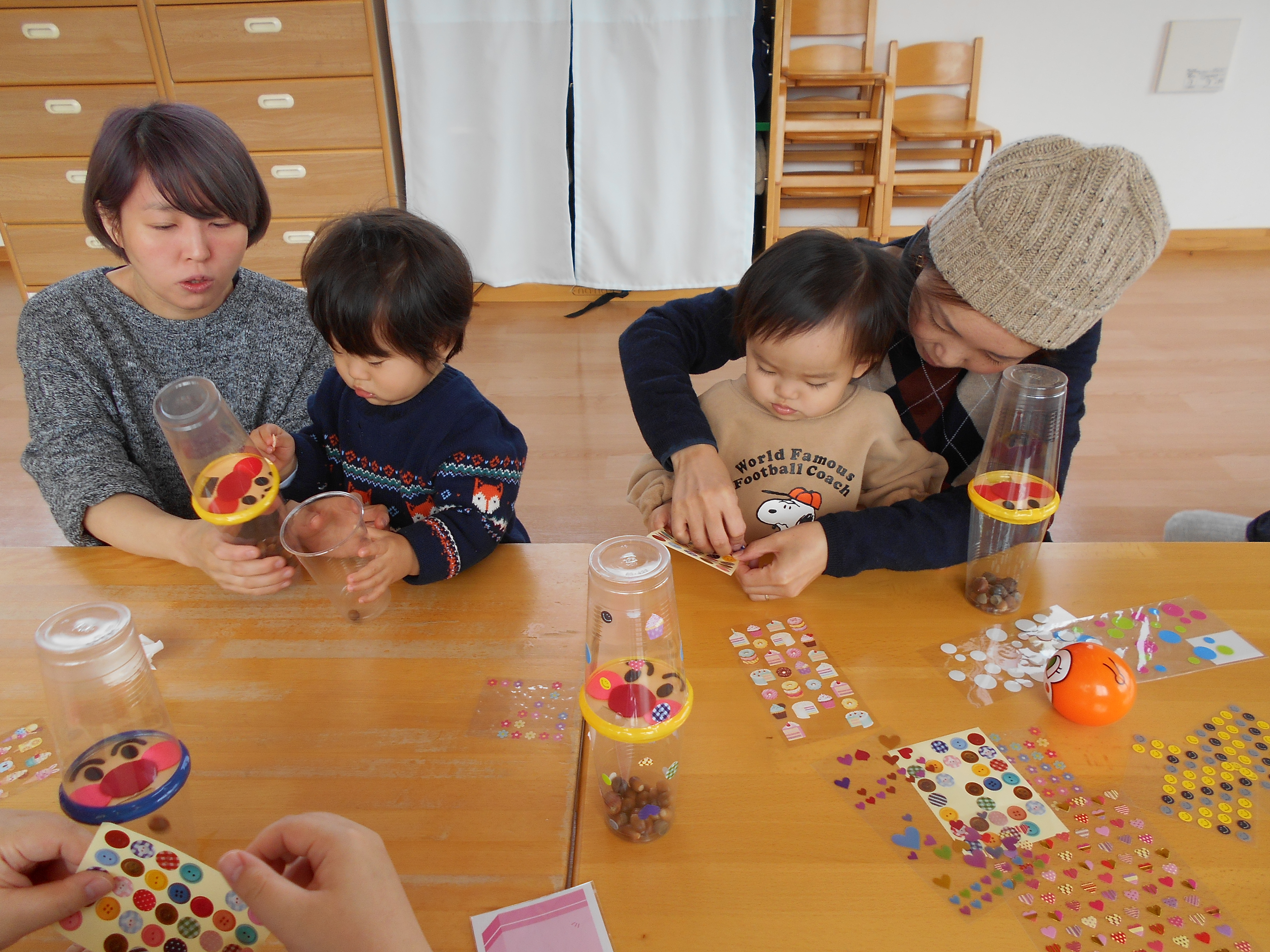 ☆子育て支援11月☆第2回目☆
『季節のおもちゃ、どんぐり落としをつくろう!』